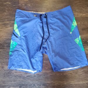 Volcom Men's Blue Swimsuit Swim Shorts Size 38